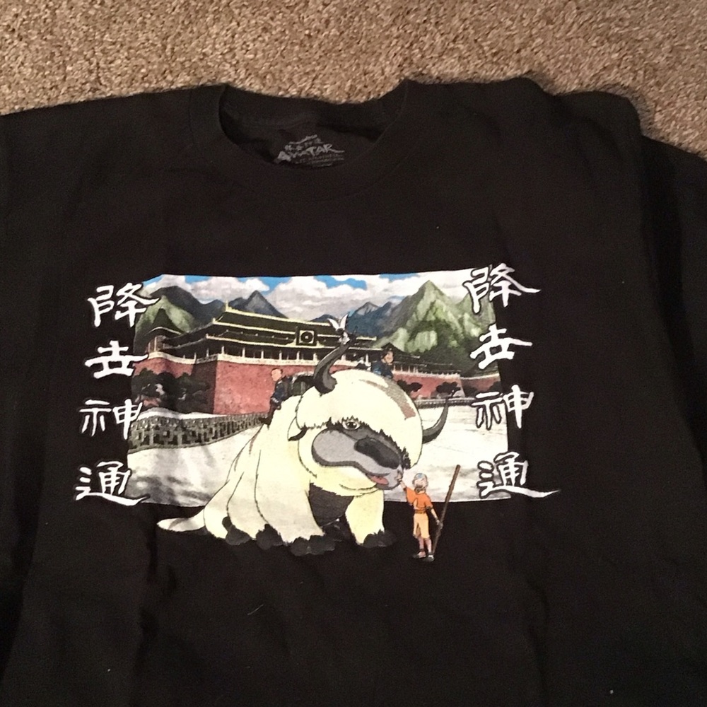Black Avatar Graphic Tee size M